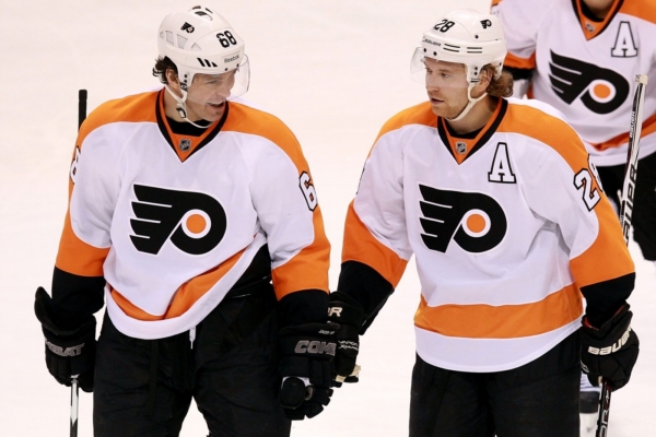 Jaromír Jágr a Claude Giroux - hvězdný tandem Flyers je opět pohromadě.
