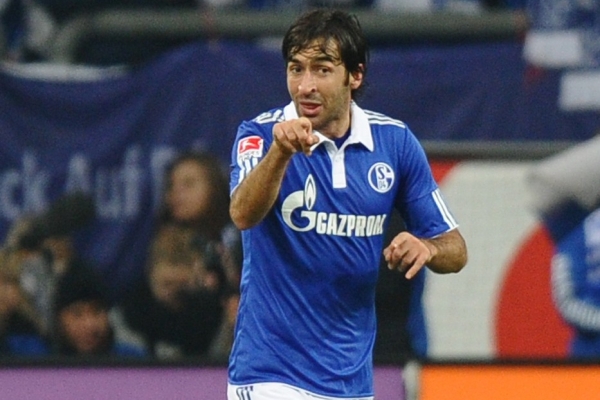 Útočník Schalke Raúl.