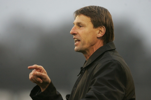 Trenér Slavie František Straka.