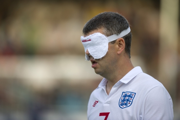 Britský slepý kanonýr David Clarke.