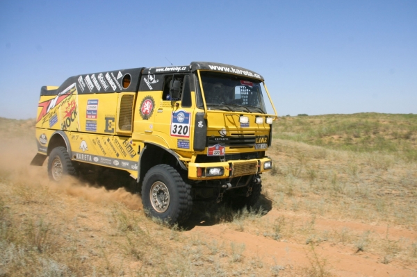 Již pojednadvacáté vyrazí Josef Kalina na Rallye Dakar. Již pojednadvacáté vyrazí Josef Kalina na Rallye Dakar.