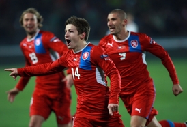 Radost českých fotbalistů po úvodním gólu baráže s Černou Horou.