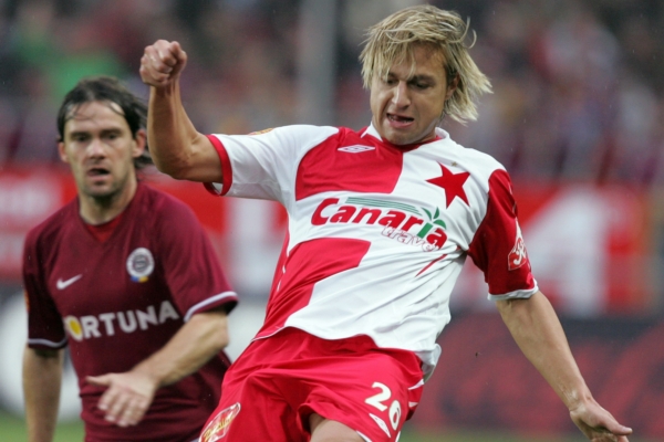 Jaroslav Černý (vpravo) v dresu pražské Slavie. Jaroslav Černý (vpravo) v dresu pražské Slavie.
