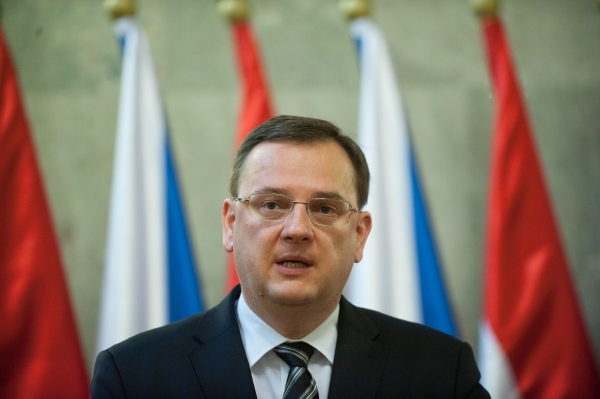 Vládě Petra Nečase věří jen třetina Čechů. Vládě Petra Nečase věří jen třetina Čechů.