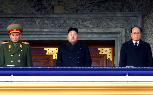 Nový korejský vůdce Kim Čong-un (uprostřed).