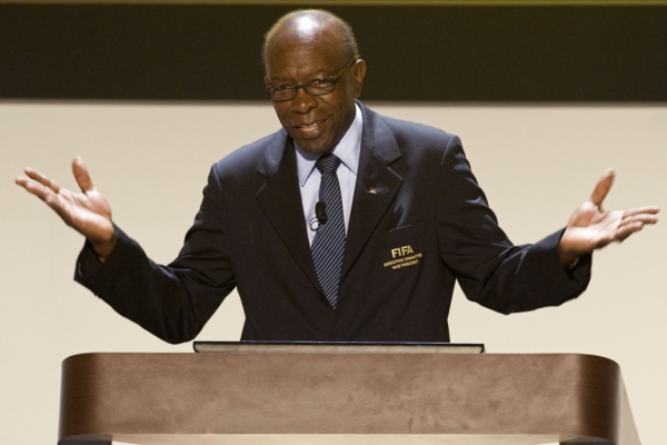 Jack Warner prý za podporu šéfa FIFA Seppa Blattera získával výhodně televizní práva.