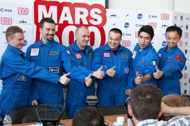 Šest odvážných mužů strávilo 520 dní v izolaci. Simulovali let na Mars.