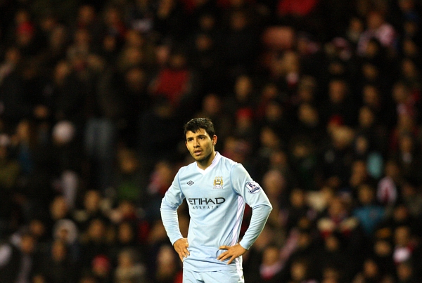 Zklamaný útočník Manchesteru City Sergio Aguero. Zklamaný útočník Manchesteru City Sergio Aguero.