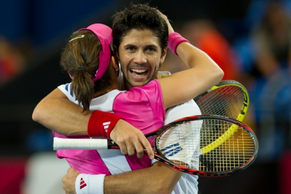 Vítězná radost Anabel Medinaové a Fernanda Verdasca.