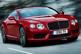 Majestátní příď, typický poznávací znak vozů Bentley.