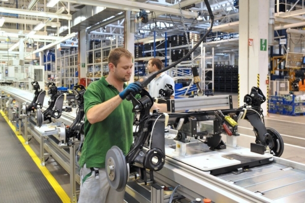 Tahounem českého vývozu zůstává automobilový průmysl v čele se Škodou Auto.