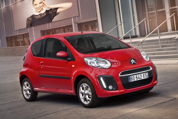 Proměna - novou tvář dostává Citroën C1, který se vyrábí v Kolíně. Proměna - novou tvář dostává Citroën C1, který se vyrábí v Kolíně.