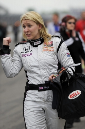Britská závodnice série IndyCar Pippa Mannová.