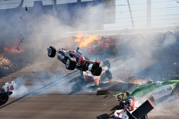 Hromadná havárie, při níž loni v říjnu zahynul v Las Vegas Brit Dan Wheldon.