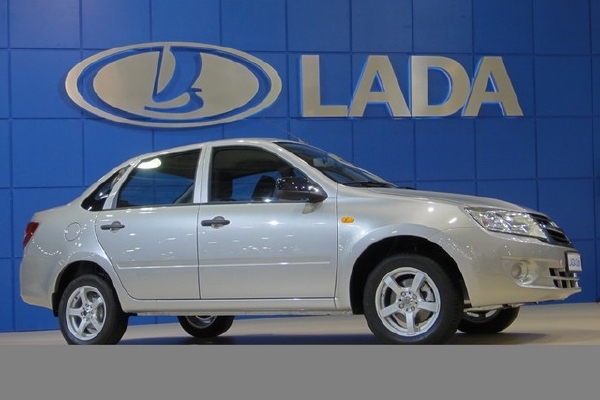 Sedan Lada Granta doputoval do sériové výroby a začal se prodávat.