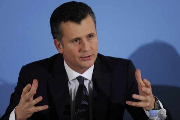 Guvernér švýcarské centrální banky Philipp Hildebrand skončil.