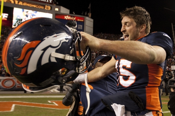 Tim Tebow - nová americká sportovní ikona.