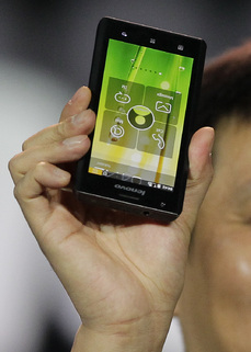 Novinka. Smartphone vylepšený od Intelu. 