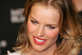 Eva Herzigová.
