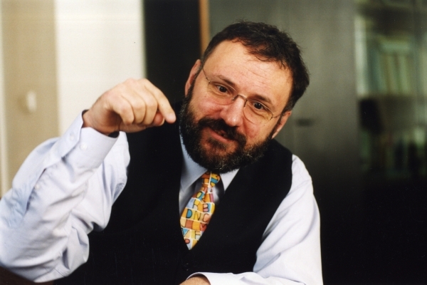 Místopředseda Rady vysokých škol Jiří Zlatuška míní, že ministr školství Josef Dobeš nedodržel zákon, když reformní zákony neprojednal jako celek se zástupci vysokých škol.