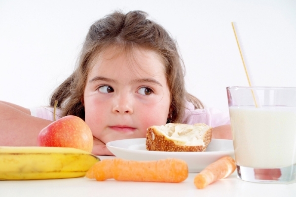 Za problémy obézních dětí může především nevhdoné jídlo. Většina školáků si klidně zajde na svačinu do fast foodu.