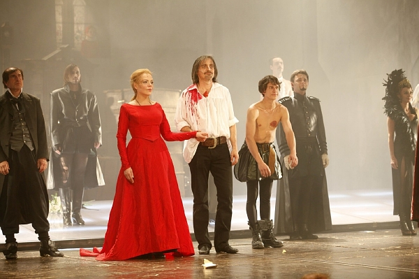 Dagmar Havlová s kolegy v představení Cyrano! Cyrano! Cryano!