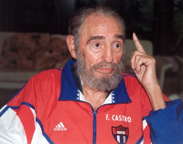 Castro a jeho proslulá teplákovka. Castro a jeho proslulá teplákovka.