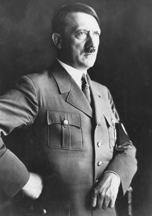 Němci si budou moci od příštího týdne v stáncích s novinami koupit pamflet Adolfa Hitlera Mein Kampf. Němci si budou moci od příštího týdne v stáncích s novinami koupit pamflet Adolfa Hitlera Mein Kampf.