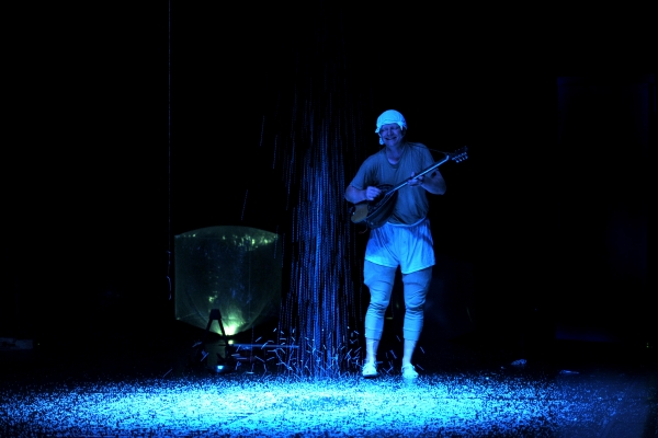 Petr Nikl se tentokrát představí hlavně jako performer.