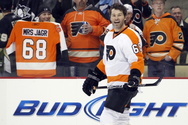 Jaromír Jágr se po zápasech venku ukáže na delší dobu domácím fanouškům Philadelphie. 