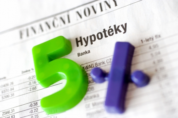 Podle odhadů Hypoteční banky poskytly banky loni občanům hypotéky za 117 miliard korun, což představuje zhruba čtyřicetiprocentní nárůst oproti roku 2010. Podle odhadů Hypoteční banky poskytly banky loni občanům hypotéky za 117 miliard korun, což představuje zhruba čtyřicetiprocentní nárůst oproti roku 2010.