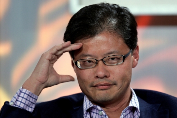 Jerry Yang opouští firmu Yahoo, kterou spoluzakládal.