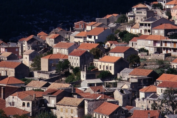 Městečko Blato leží na jihodalmatském ostrově Korčula. Městečko Blato leží na jihodalmatském ostrově Korčula.