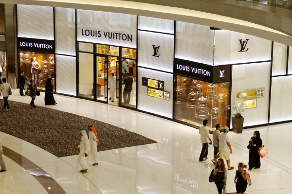 Louis Vuitton on-line poprvé i pro pány. Louis Vuitton on-line poprvé i pro pány.