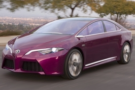 Koncept Toyota NS4 předvedl skutečně odvážné tvary.