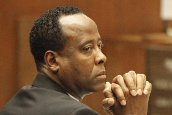 Conrad Murray, lékař zemřelého zpěváka Michaela Jacksona, u soudu v Los Angeles.