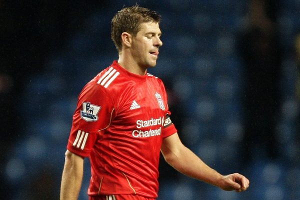 Kapitán Liverpoolu Steven Gerrard.