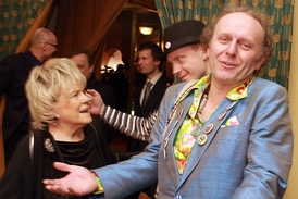 Jedním z organizátorů Songfest.cz je herec a moderátor Jaroslav Dušek.