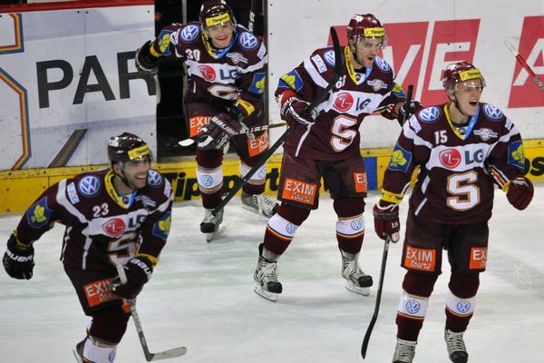 Hokejisté vedoucí Sparty. Hokejisté vedoucí Sparty.
