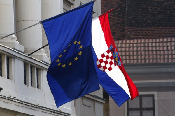 Vlajky Chorvatska a EU. Vlajky Chorvatska a EU.