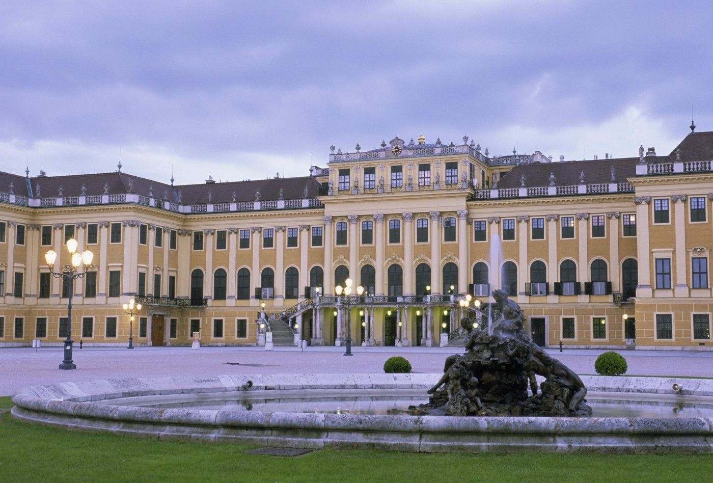 Rakouský zámek Schönbrunn přitahuje stále víc návštěvníků (ilustrační foto). Rakouský zámek Schönbrunn přitahuje stále víc návštěvníků (ilustrační foto).