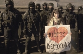 Teodor Baconschi byl odvolán kvůli nelichotivým poznámkám na adresu demonstrantů. Teodor Baconschi byl odvolán kvůli nelichotivým poznámkám na adresu demonstrantů.