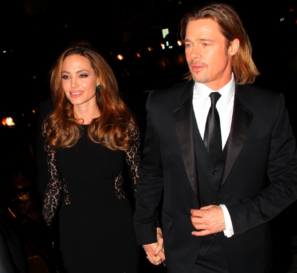 Slavný pár požadavky dcery chápe. Angelina se v jejím věku chovala stejně. Slavný pár požadavky dcery chápe. Angelina se v jejím věku chovala stejně.