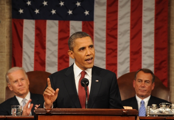 Barack Obama při projevu.
