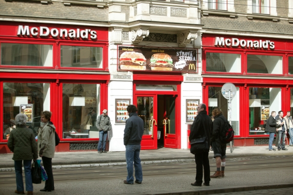 McDonald´s v Česku loni utržil čtyři miliardy korun.
