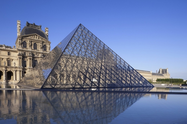 Pařížský Louvre. Pařížský Louvre.