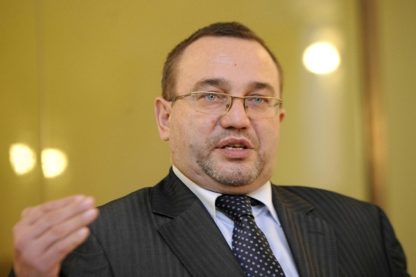 Ministr Dobeš zrušil kritizovanou zakázku. Ministr Dobeš zrušil kritizovanou zakázku.