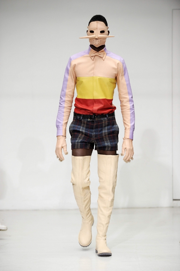 Masky byly sladěné s outfitem.