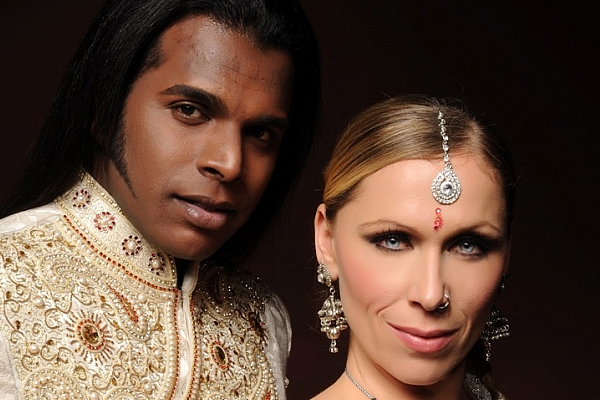 Projekt Šivovo kolo života vznikl z popudu tanečnice, choreografky a odbornice na bollywoodský tanec Jany Hemelíkové Baudisové.