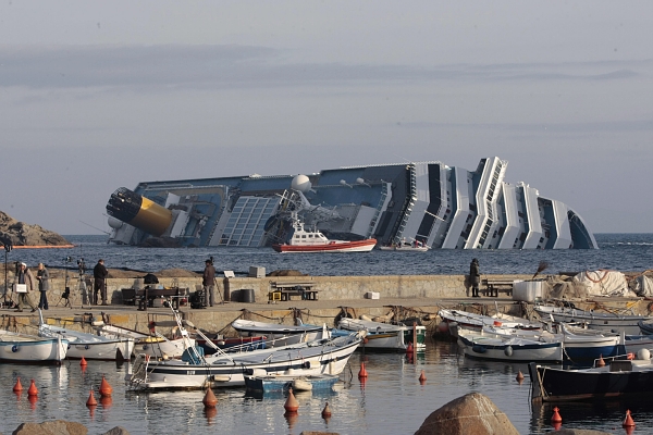 Potopená výletní loď Costa Concordia.
